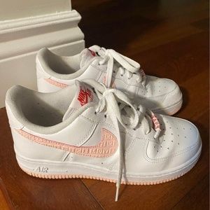 Nike Air Force 1 07'  size 6.5